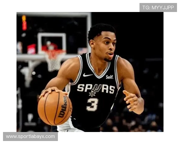 霍村核心球员闪耀赛场，关键时刻引领球队逆转胜利