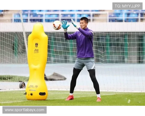 黄潜转会策略调整，聚焦青训新星与务实引援